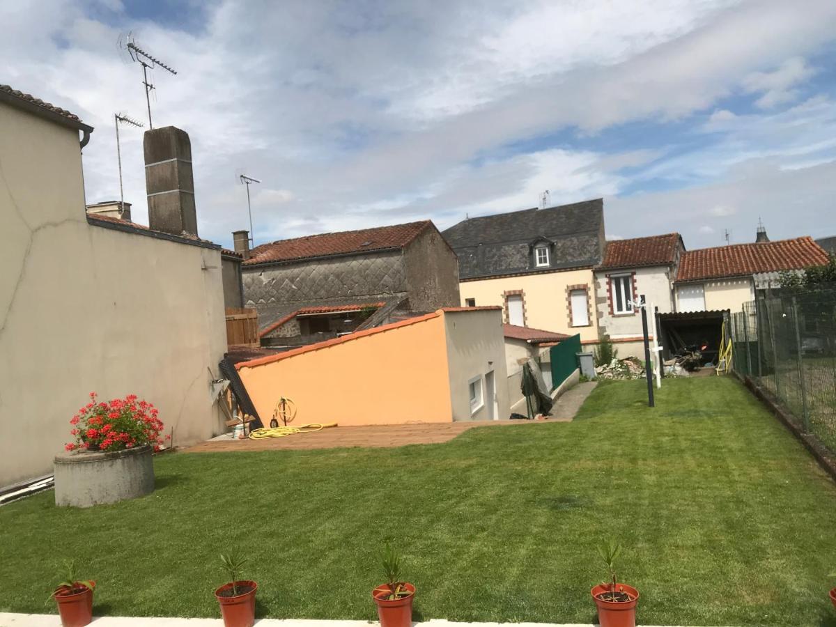 Les Gites De La Frerie La Gaubretiere ภายนอก รูปภาพ